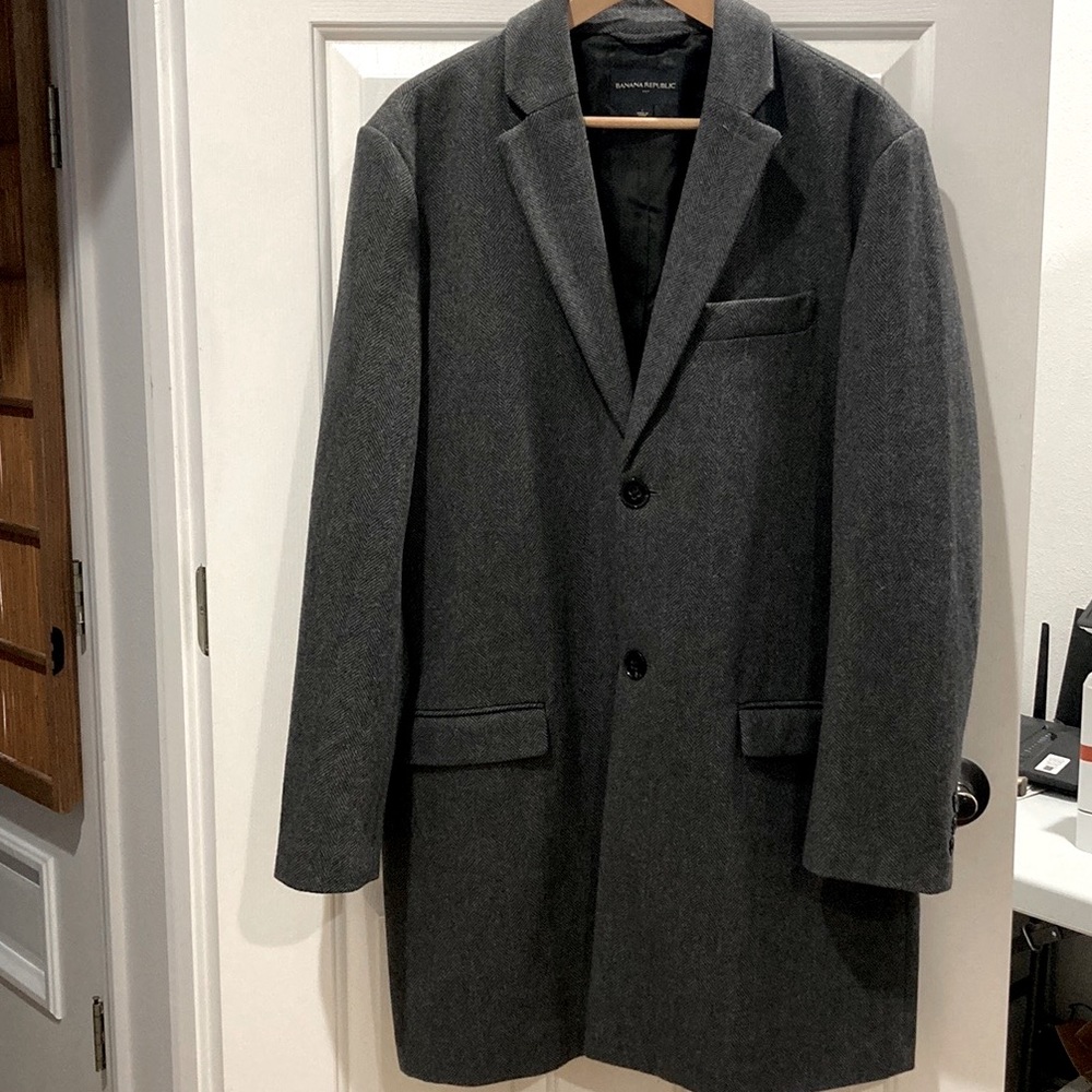NWOT Men’s Banana Republic Herringbone Coat Grey Large
